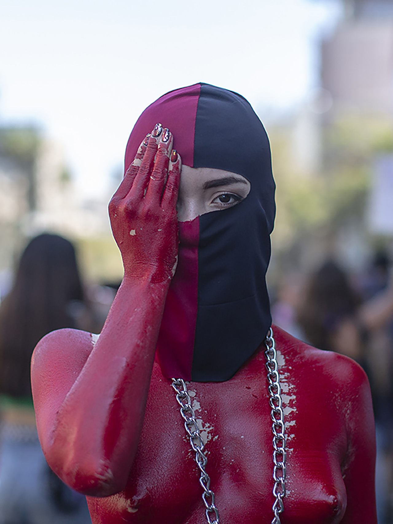 Mujer se manifiesta en apoyo a las víctimas de trauma ocular [8M], s/f. Canon 5D Mark III, Canon 50 mm 1.2